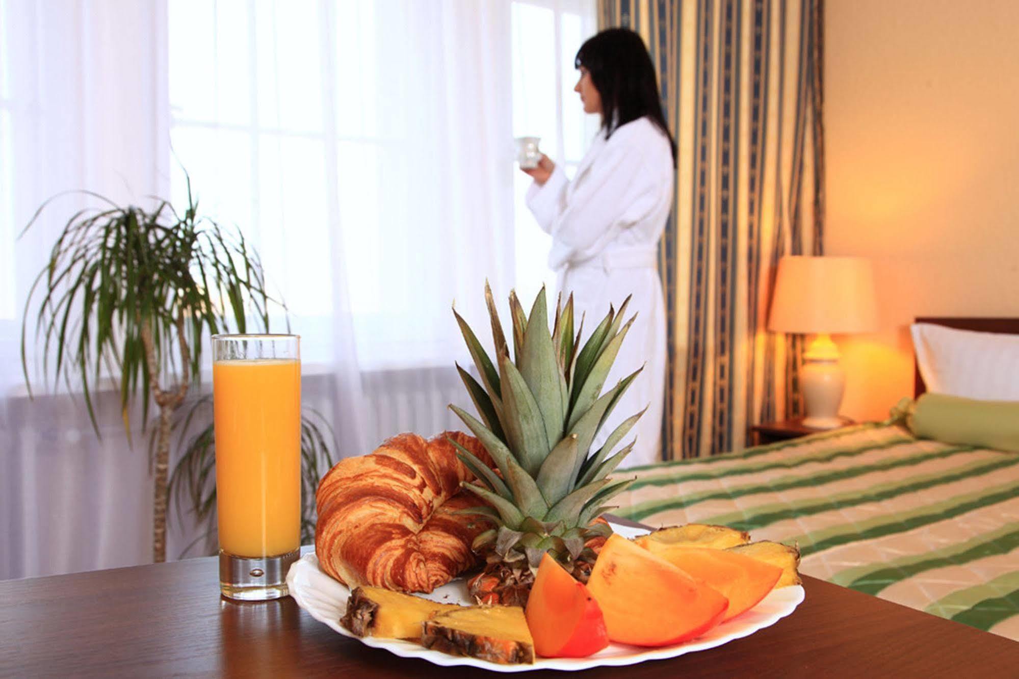Hotel Central Inn Am Hauptbahnhof Pension Berlin Bagian luar foto